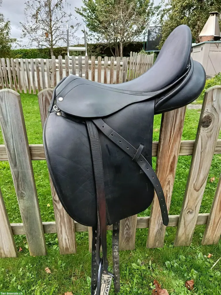 Dressursattel zu verkaufen, 17.5 Zoll, JB Baur