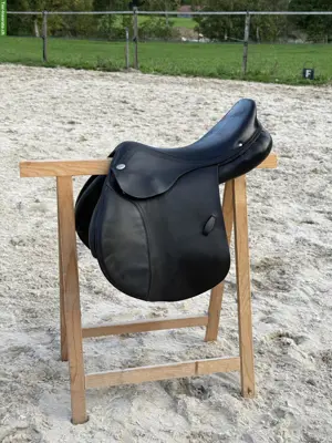 Equinomic VSS Sattel 18 Zoll zu verkaufen