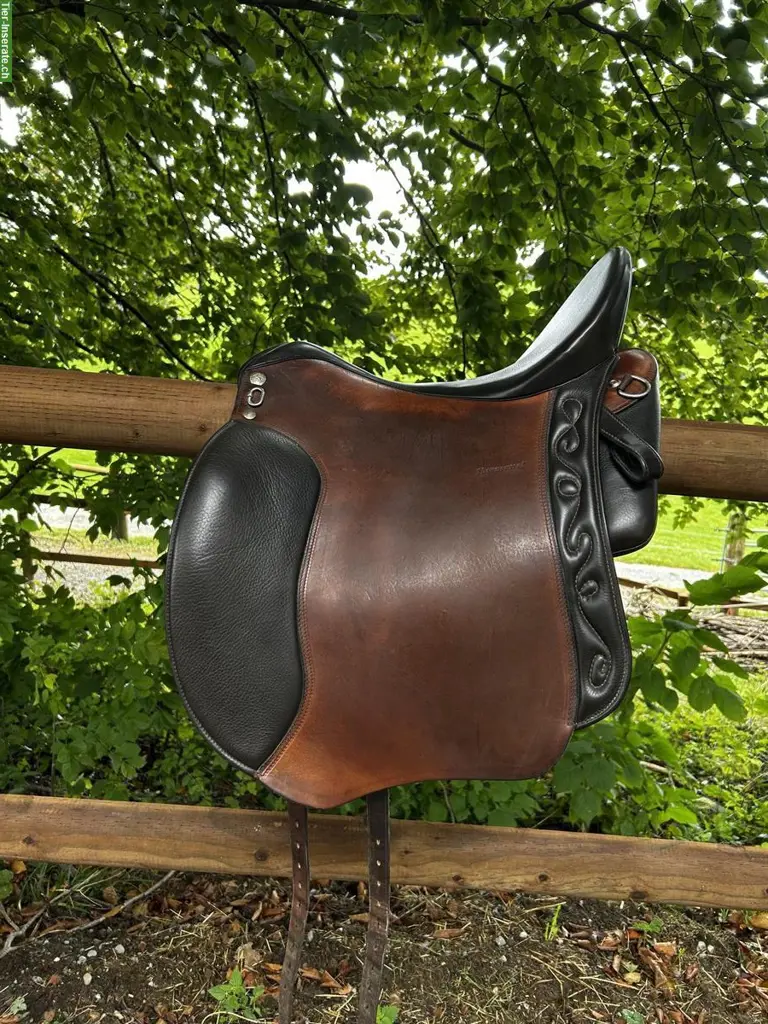 Iberosattel Dressage Andaluz 18.5 Zoll zu verkaufen