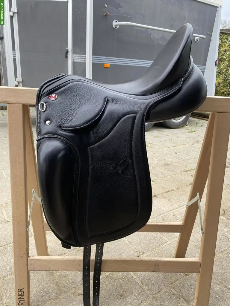 Dressursattel Kieffer Piet 17 Zoll zu verkaufen