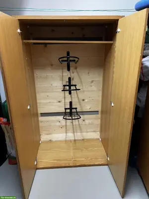 Sattelschrank zu verkaufen