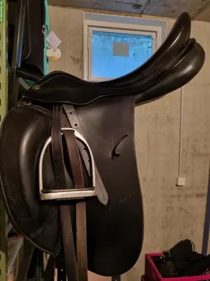 Prestige Dressursattel zu verkaufen