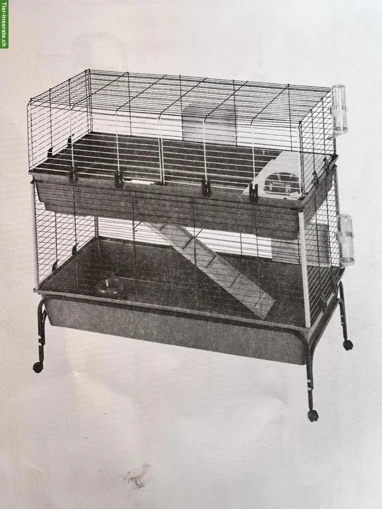 Doppelstöckiger Nagerkäfig mit Holzhaus
